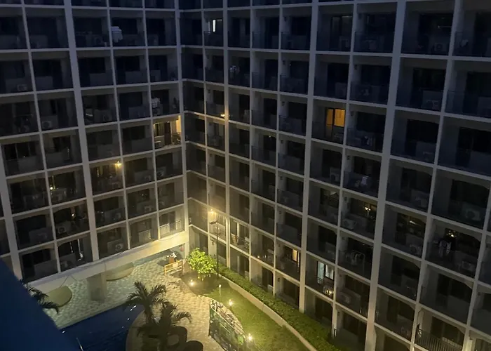Shore 2 - Staycation Or Bus Trip I 1br Furnished Appartement Manille